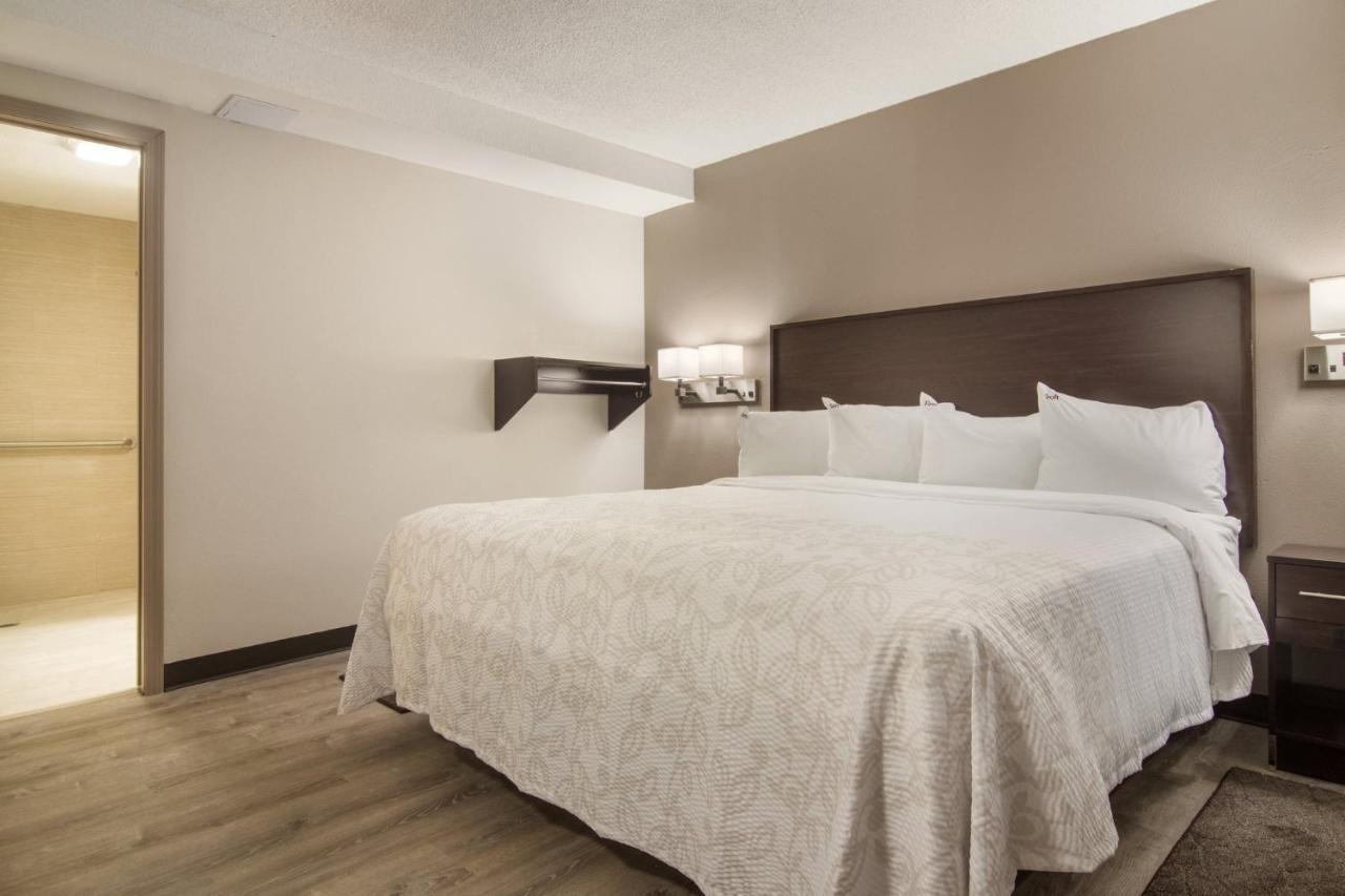 Red Roof Inn Plus & Suites Erie Bagian luar foto