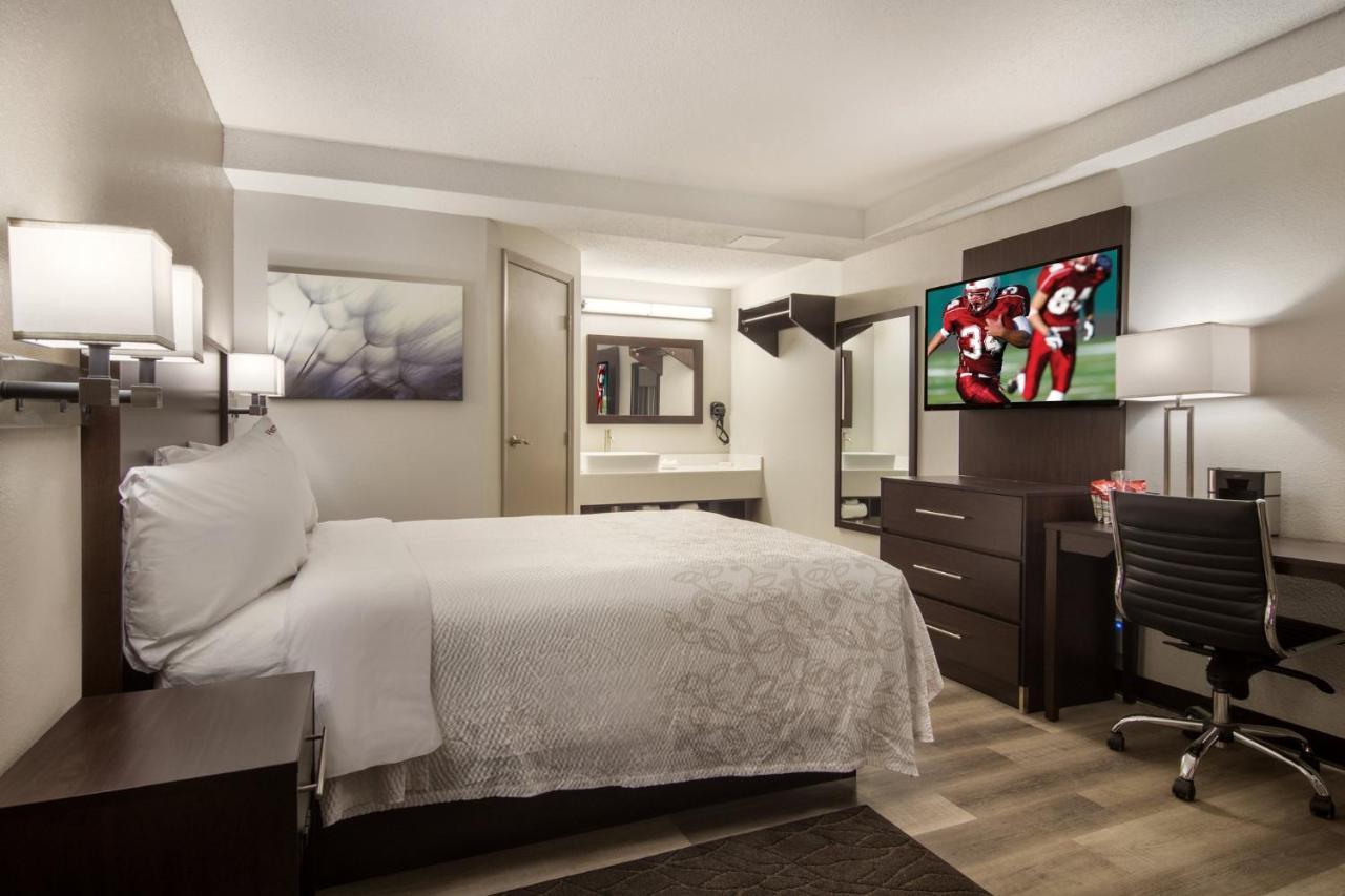 Red Roof Inn Plus & Suites Erie Bagian luar foto